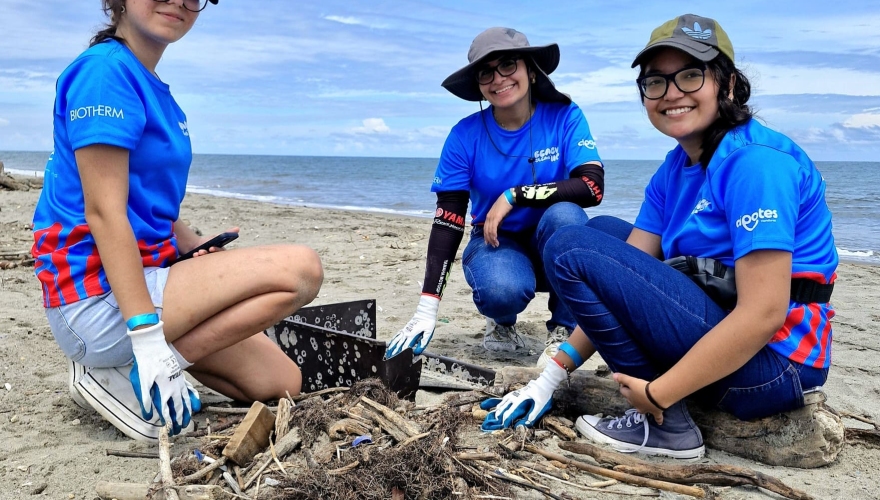 Beach Clean Up Omoa